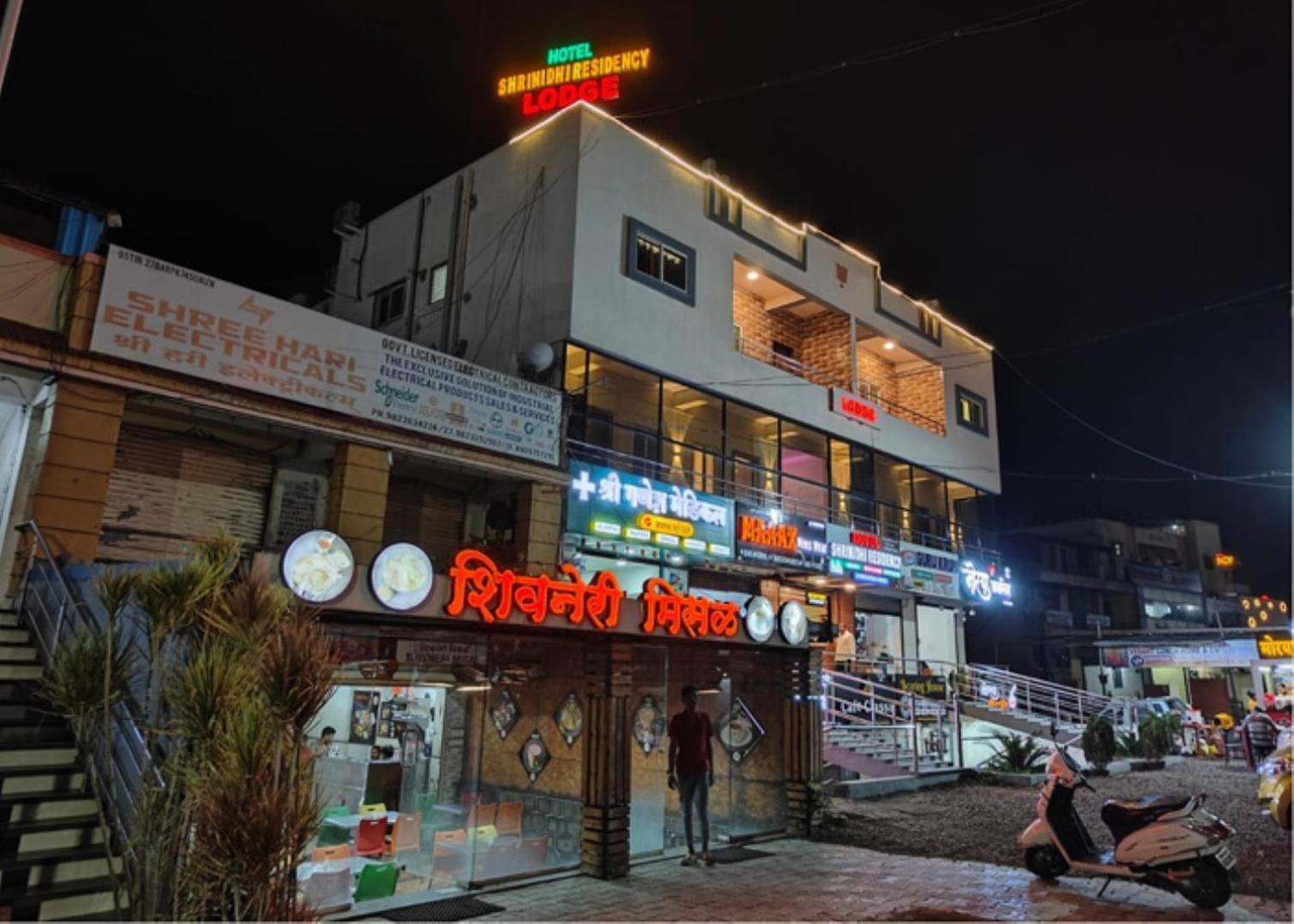Shrinidhi Residency Pune Hotell Exteriör bild